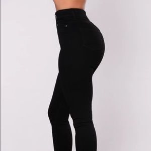 New Black jeans Fashion-nova